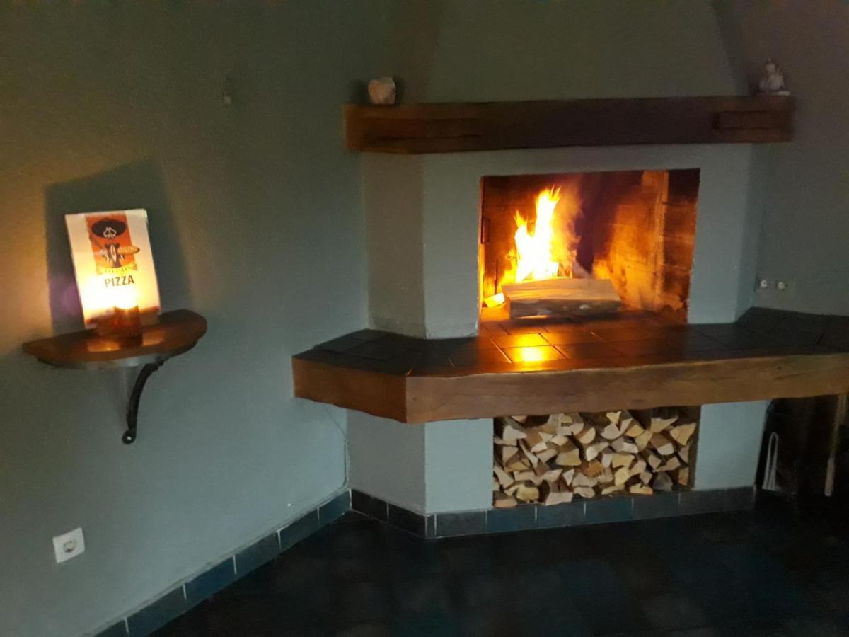 Pizzeria A Penzion Banderas بايريش أيزنشتاين المظهر الخارجي الصورة